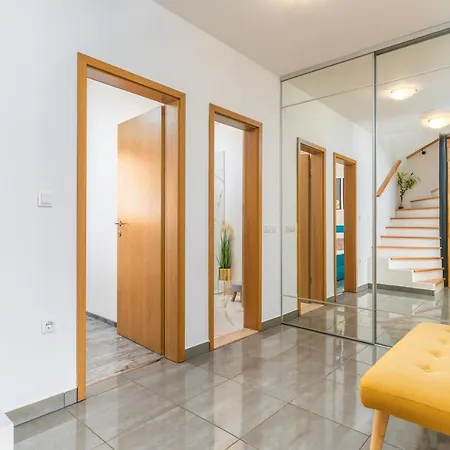 Apartment Nina *
