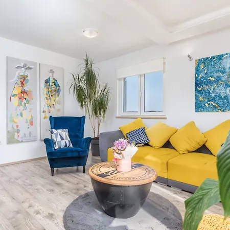 Apartment Nina