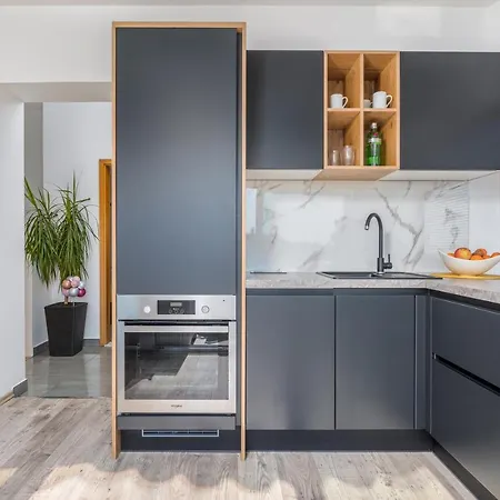 Nina Apartment