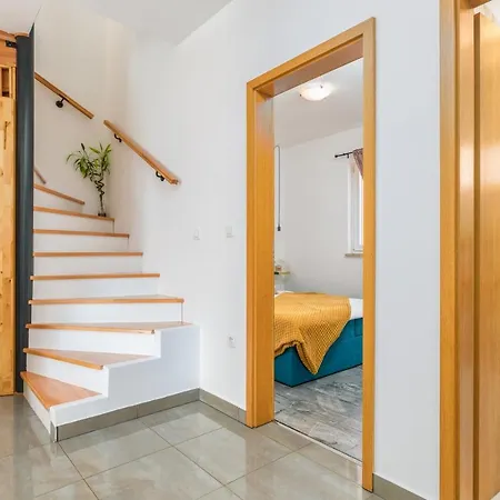 Apartment Nina Fazana